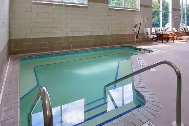 Holiday Inn Express St. Croix Valley - Havuz