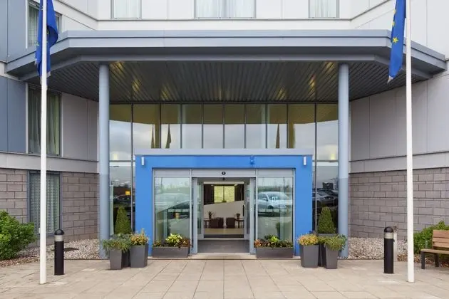 Holiday Inn Express Stansted Airport - Dış Mekan