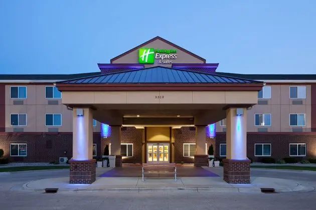 Holiday Inn Express and Suites Aberdeen