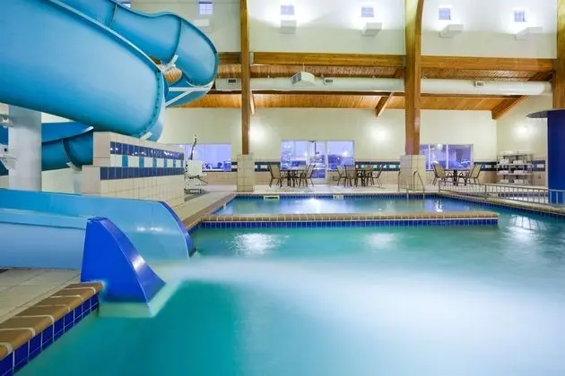 Holiday Inn Express and Suites Aberdeen - Havuz