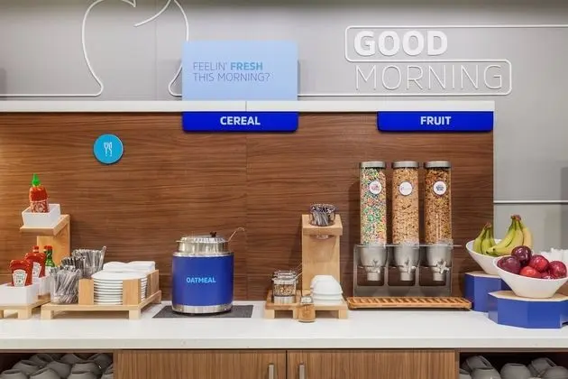 Holiday Inn Express And Suites Abingdon, an IHG Hotel - Kahvaltı