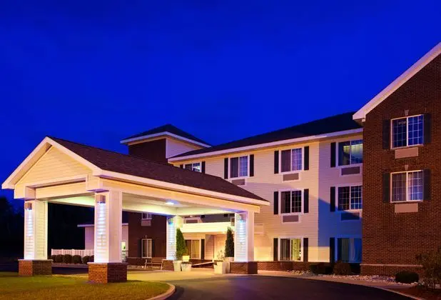 Holiday Inn Express and Suites Acme Traverse City
