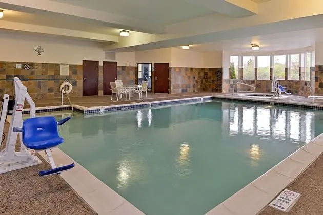 Holiday Inn Express and Suites Albany - Havuz