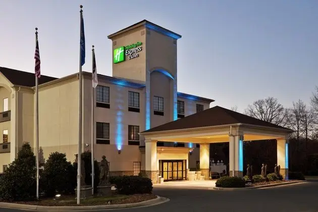 Holiday Inn Express and Suites Albemarle
