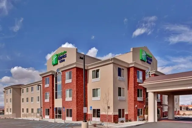 Holiday Inn Express and Suites Albuquerque Airport