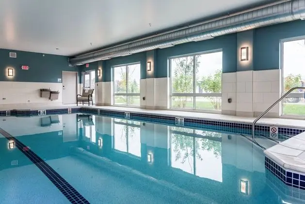 Holiday Inn Express & Suites Allen Park, an IHG Hotel - Havuz