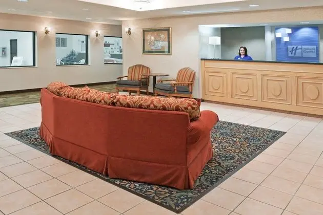 Holiday Inn Express & Suites Alliance, an IHG Hotel - Lobi
