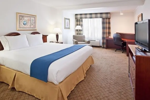 Holiday Inn Express & Suites Alliance, an IHG Hotel - Oda