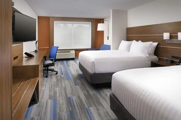 Holiday Inn Express and Suites Altoona - Genel