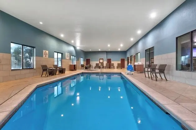 Holiday Inn Express Suites Amarillo South - Havuz