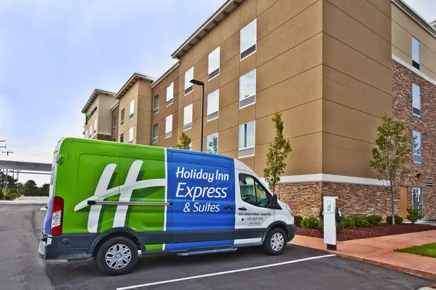 Holiday Inn Express and Suites Ann Arbor West