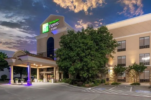 Holiday Inn Express Suites Arlington I 20 Parks Ma - Dış Mekan