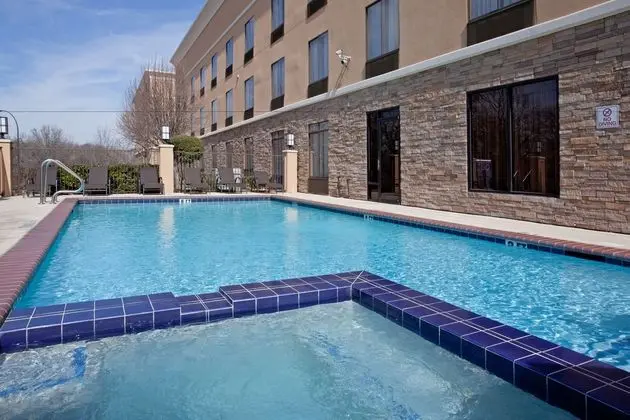 Holiday Inn Express Suites Arlington I 20 Parks Ma - Havuz