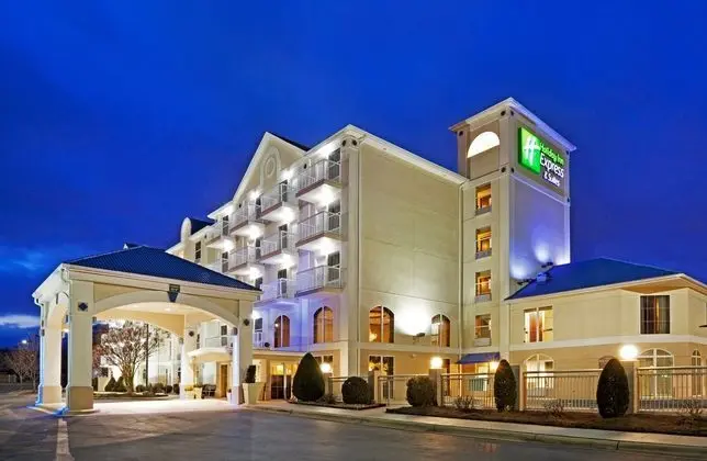 Holiday Inn Express and Suites Asheville SW - Outl