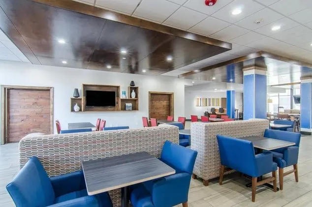 HOLIDAY INN EXPRESS AND SUITES ATCHISON - Dış Mekan