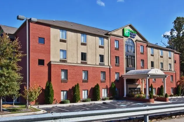 Holiday Inn Express & Suites Atlanta Emory Univer