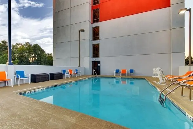 Holiday Inn Express Hotel & Suites Atlanta N-Perimeter Mall - Havuz