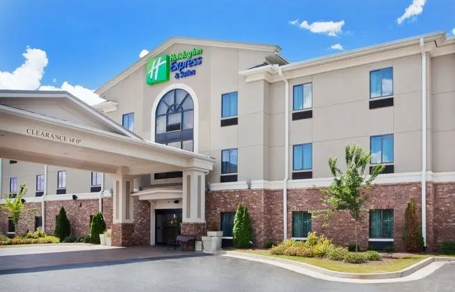 Holiday Inn Express and Suites Atlanta NW Powder S