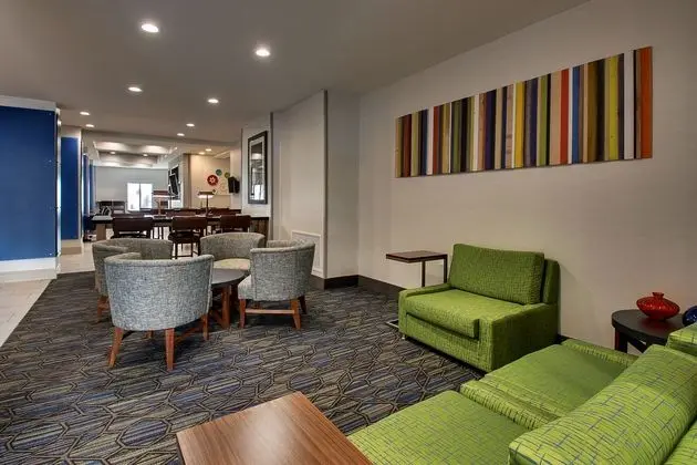 Holiday Inn Express and Suites Atlanta NW Powder S - Dış Mekan