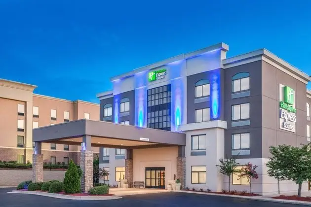 Holiday Inn Express and Suites Augusta West Ft Gor