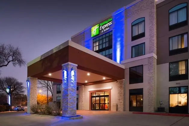 Holiday Inn Express and Suites Austin North Centra