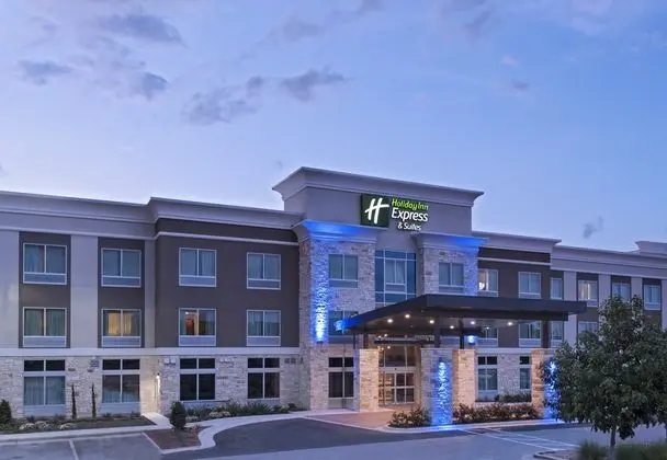 Holiday Inn Express and Suites Austin NW Four Poin