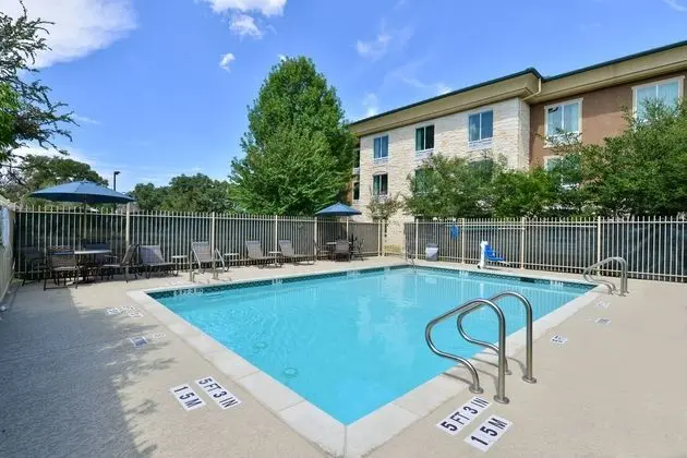 Holiday Inn Express and Suites Austin SW Sunset Va - Havuz