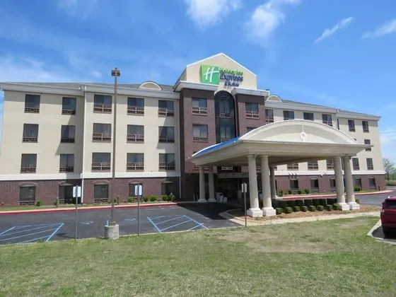 Holiday Inn Express and Suites Bartlesville