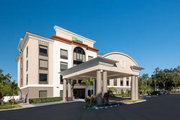 Holiday Inn Express and Suites Bartow - Dış Mekan