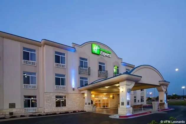 Holiday Inn Express & Suites Bastrop