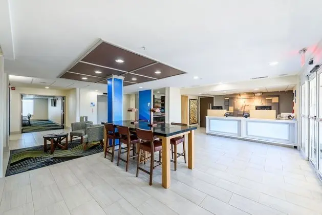 Holiday Inn Express & Suites Bastrop - Dış Mekan