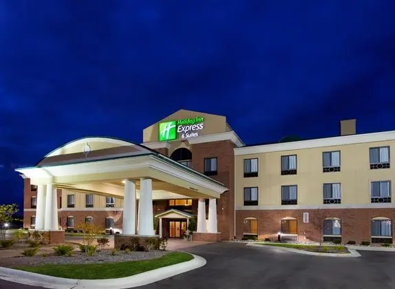 Holiday Inn Express and Suites Bay City