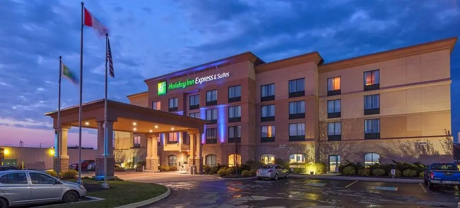 Holiday Inn Express and Suites Belleville