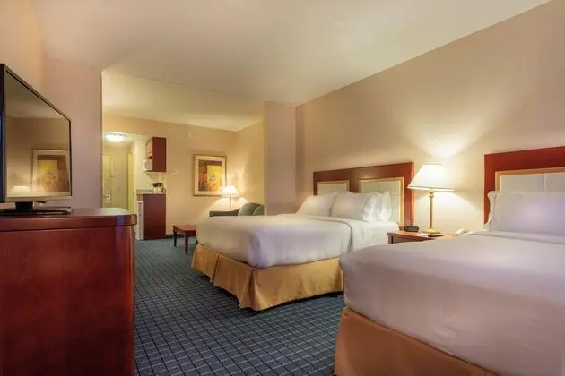 Holiday Inn Express and Suites Belleville