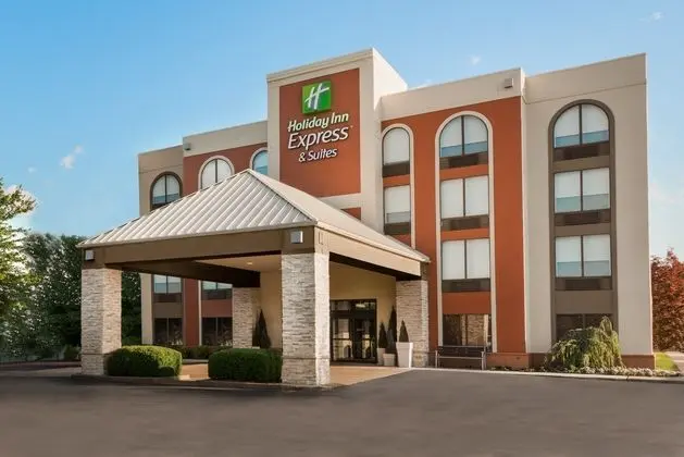 Holiday Inn Express and Suites Bentonville
