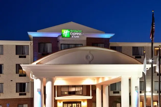Holiday Inn Express and Suites Biloxi Ocean Spring