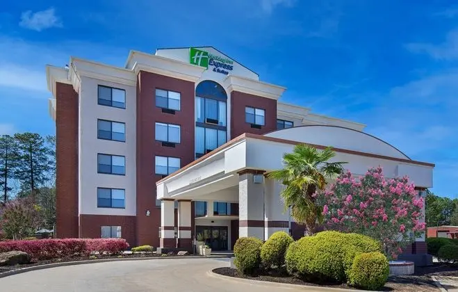 Holiday Inn Express and Suites Birmingham Invernes - Dış Mekan