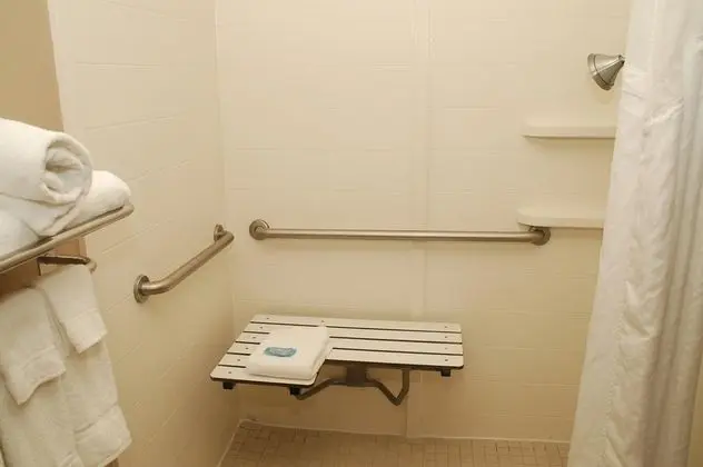 Holiday Inn Express and Suites Birmingham Irondale