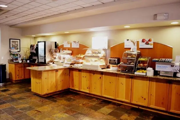 Holiday Inn Express and Suites Bozeman West - Yeme / İçme
