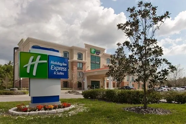 Holiday Inn Express and Suites Bradenton East Lake