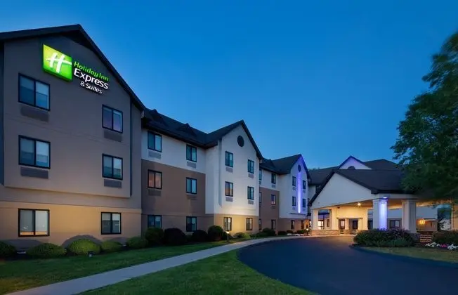 Holiday Inn Express and Suites Bradley Airport - Öne Çıkan Resim