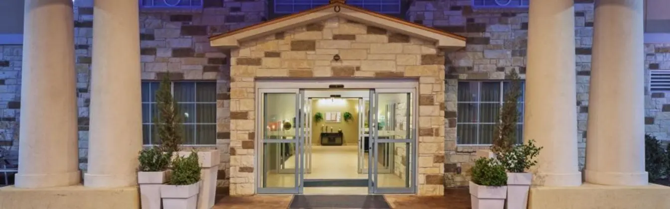 Holiday Inn Express and Suites Brady