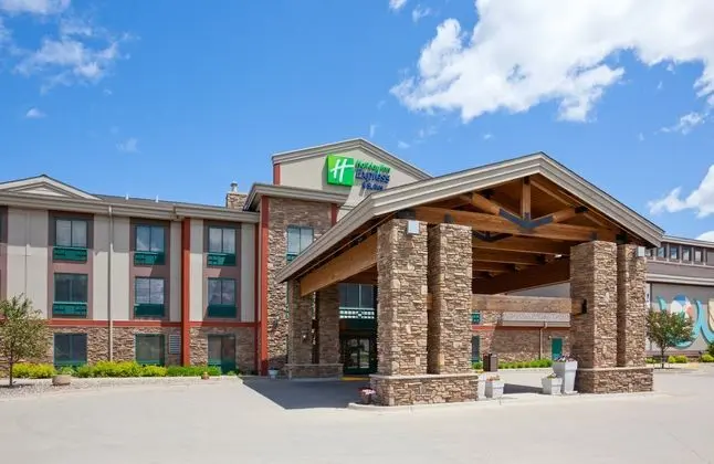 Holiday Inn Express and Suites Brainerd Baxter