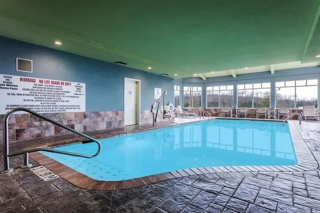Holiday Inn Express and Suites Bremen - Havuz