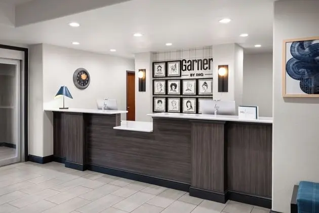 Holiday Inn Express and Suites Brookings - Dış Mekan