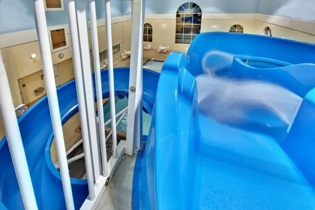 Holiday Inn Express and Suites Brookings - Havuz