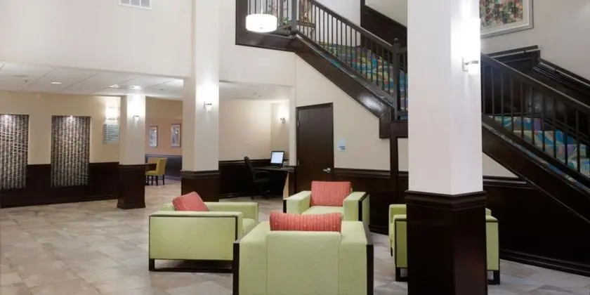 Holiday Inn Express and Suites Brownsville - Lobi