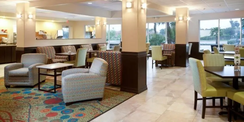 Holiday Inn Express and Suites Brownsville - Yeme / İçme