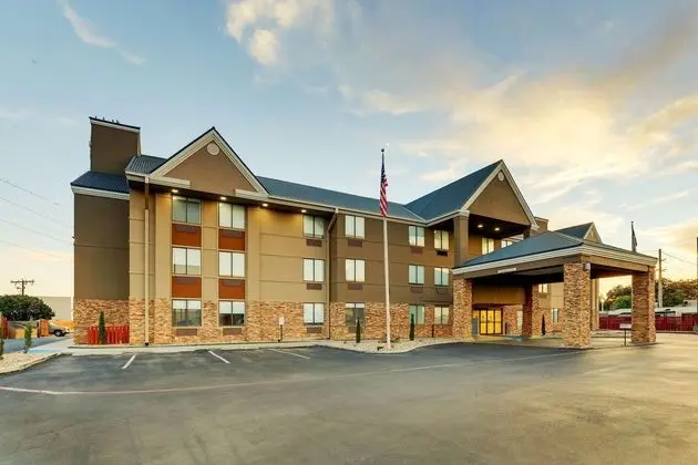 Holiday Inn Express and Suites Brownwood