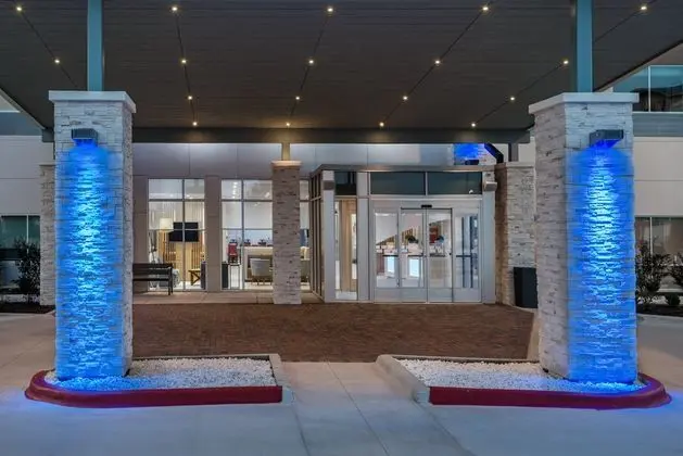 HOLIDAY INN EXPRESS AND SUITES BRYAN - COLLEGE STA